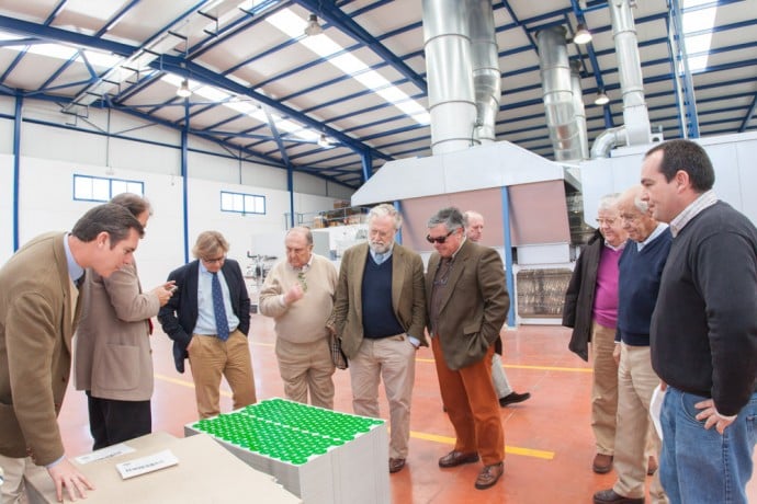 Bodegas Osborne visita la nueva planta de litografía Metalgráficas | Torrent Closures